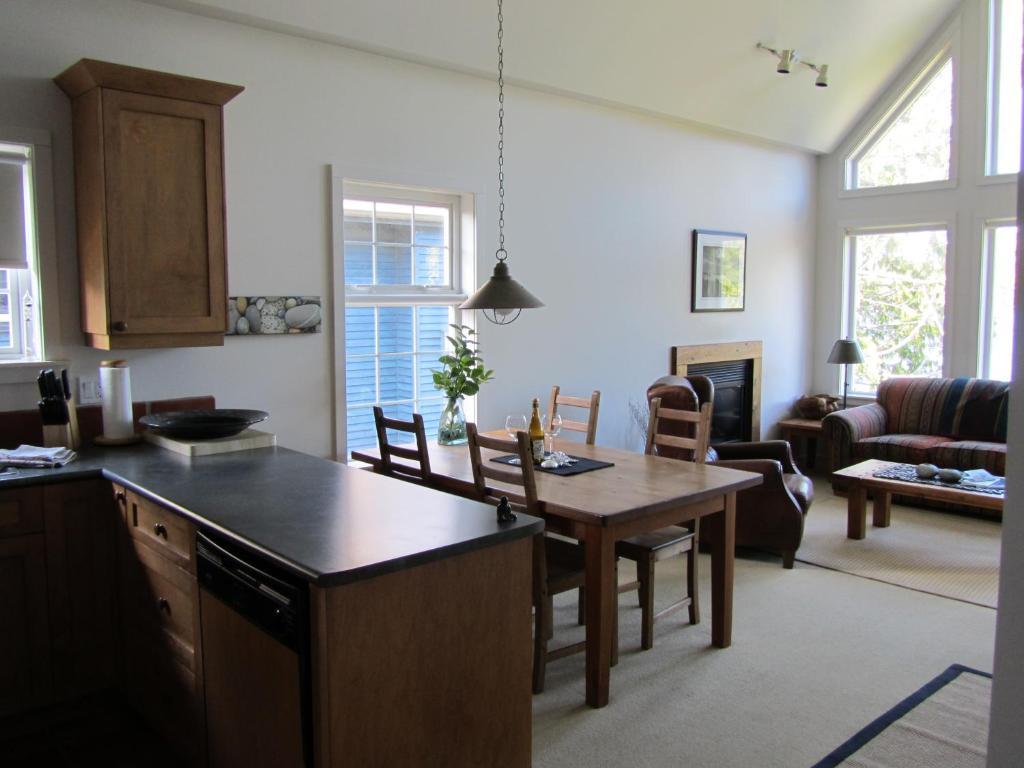 Apartmán 203 At Water'S Edge Ucluelet Pokoj fotografie